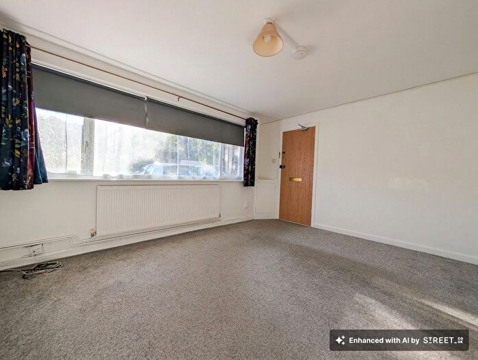 1 Bedroom Flat To Rent In Woodside Road, Woodside Court Woodside Road, SO17