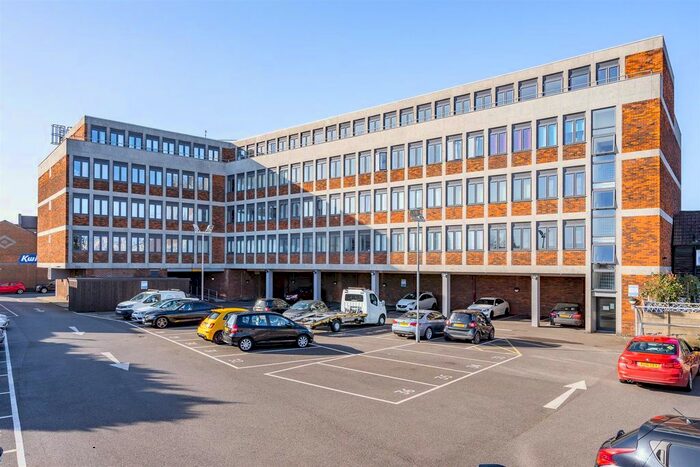 1 Bedroom Property To Rent In Swanfield Road, Waltham Cross, EN8