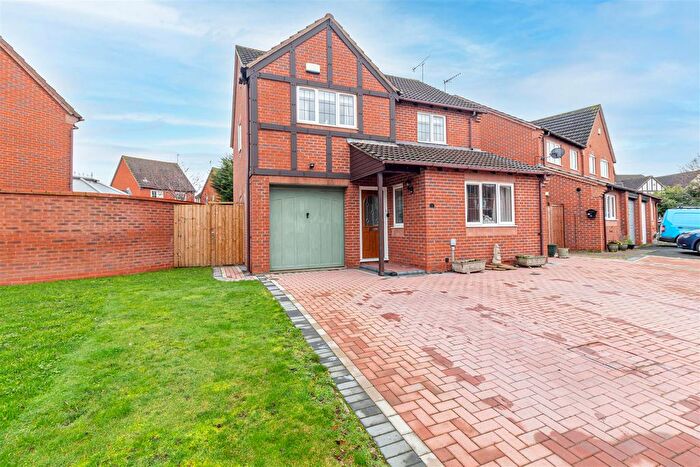4 Bedroom Detached House For Sale In Lundy Row, Worcester, WR5