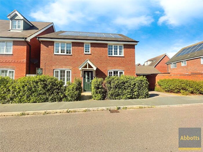 4 Bedroom Detached House For Sale In Colossus Way, Norwich, Norfolk, NR5