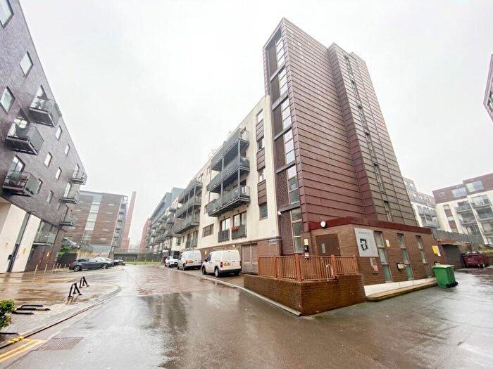 2 Bedroom Apartment To Rent In Isaac Way, Manchester, M4
