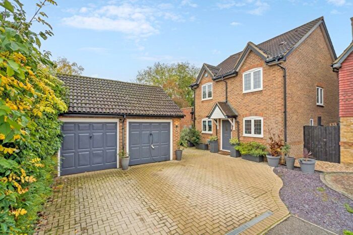 4 Bedroom Detached House For Sale In Prentice Grove, Shenley Brook End, Milton Keynes, MK5