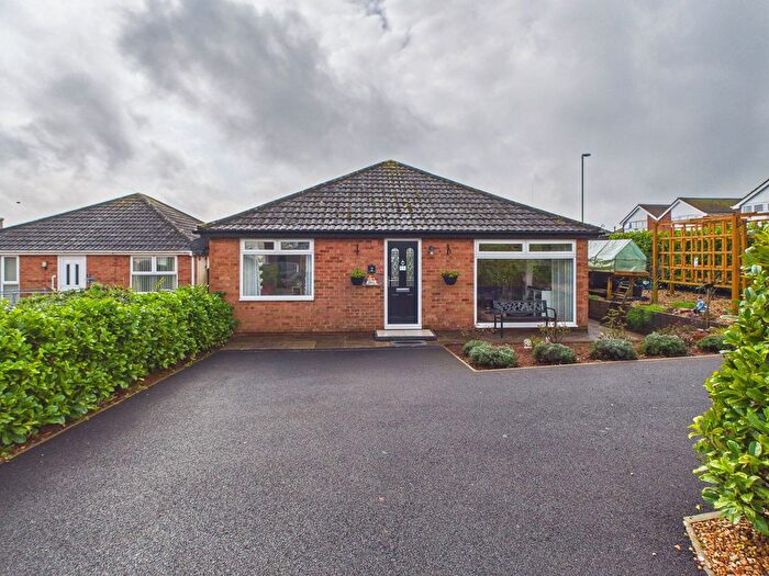 2 Bedroom Bungalow For Sale In Helford Drive, Broadsands Park, Paignton, TQ4