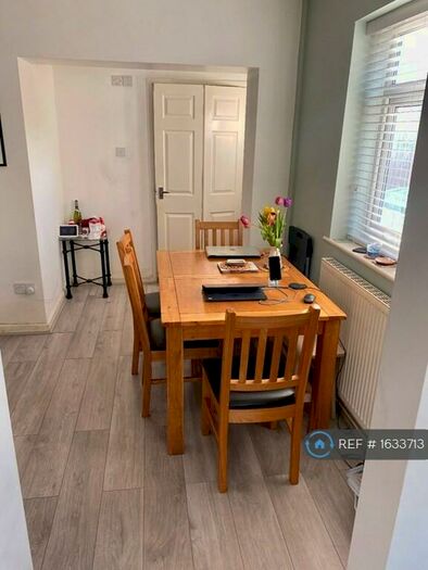 3 Bedroom Semi-Detached House To Rent In Chatsworth Road, Stretford, Manchester, M32