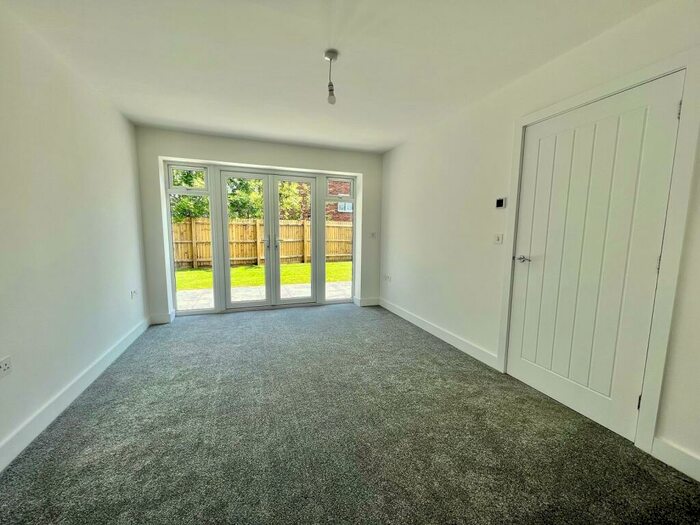 3 Bedroom Chalet For Sale In Eastfield Lane, Ringwood, Hampshire., BH24