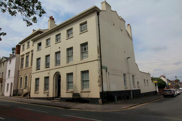 2 Bedroom Flat To Rent In Castle Hill, Reading, RG1