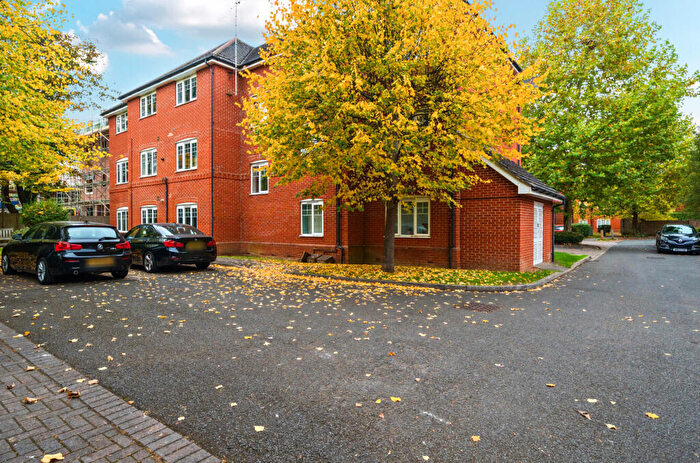 2 Bedroom Apartment For Sale In Ashdene Gardens, Reading, Berkshire, RG30