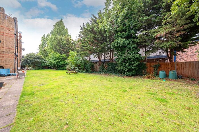 2 Bedroom Flat For Sale In Elmfield Mansions, Balham, SW17