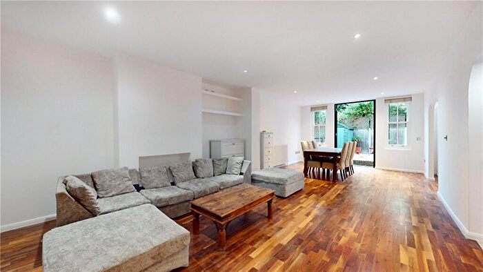 2 Bedroom Apartment To Rent In Hillmarton Road, London, N7