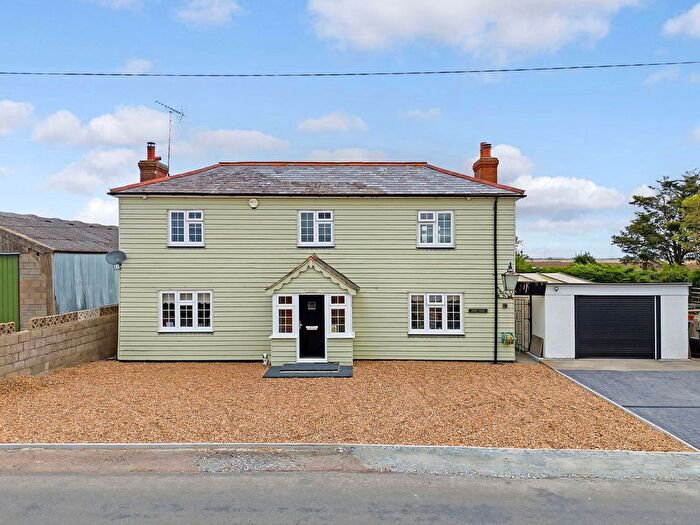 4 Bedroom Detached House For Sale In Marshes, Burnham-On-Crouch, CM0