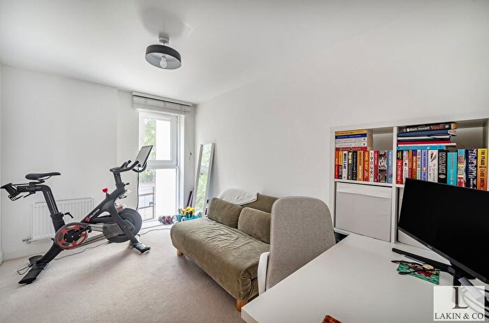 2 Bedroom Flat For Sale In Perkins Gardens, Ickenham, UB10