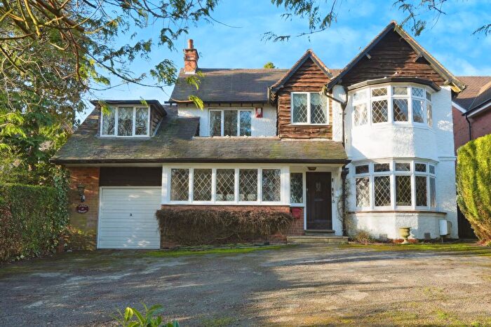 4 Bedroom Detached House For Sale In Twatling Road, Birmingham, B45