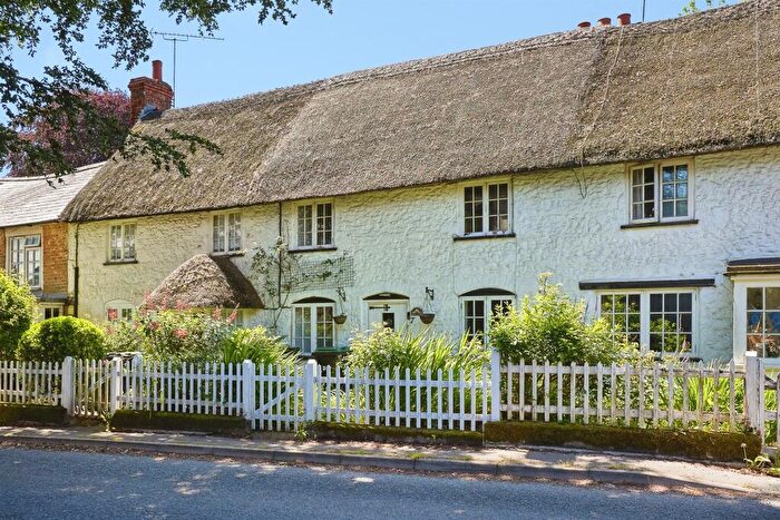 2 Bedroom Terraced House For Sale In Butts Knapp, Shaftesbury, SP7
