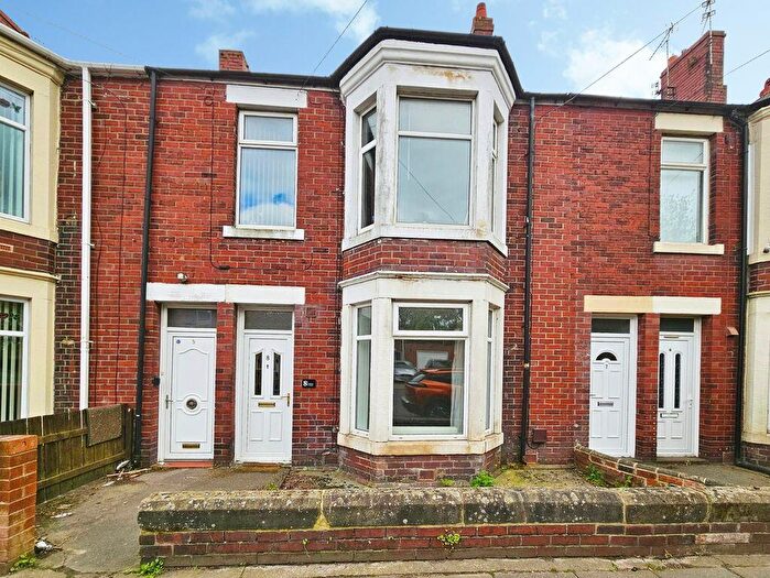 2 Bedroom Flat For Sale In Millbank Crescent, Bedlington, NE22