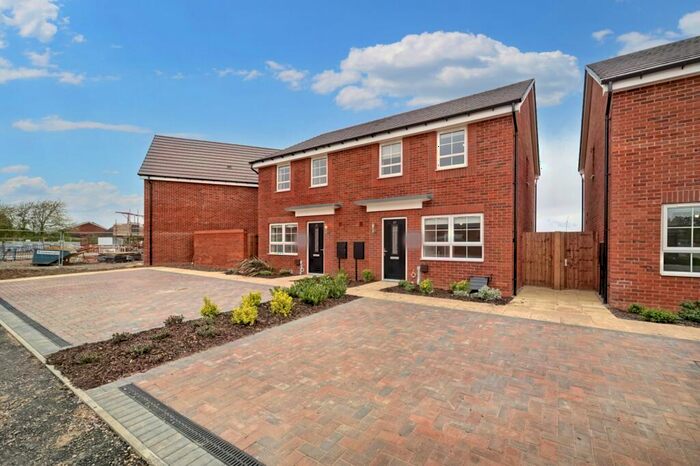 3 Bedroom Semi-Detached House To Rent In Mindaro Way, Rugby, Warwickshire, CV22