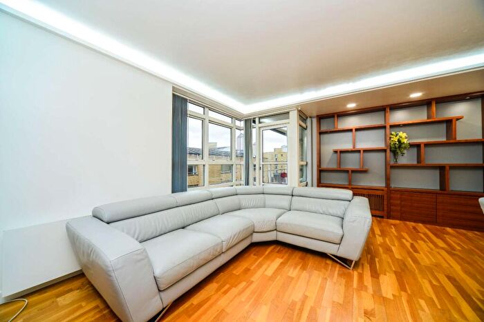 2 Bedroom Flat To Rent In Anchorage Point, Docklands, London, E14