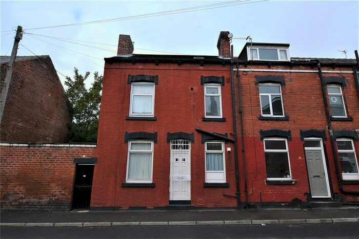 3 Bedroom Terraced House To Rent In Aberdeen Road, Armley, Leeds, LS12