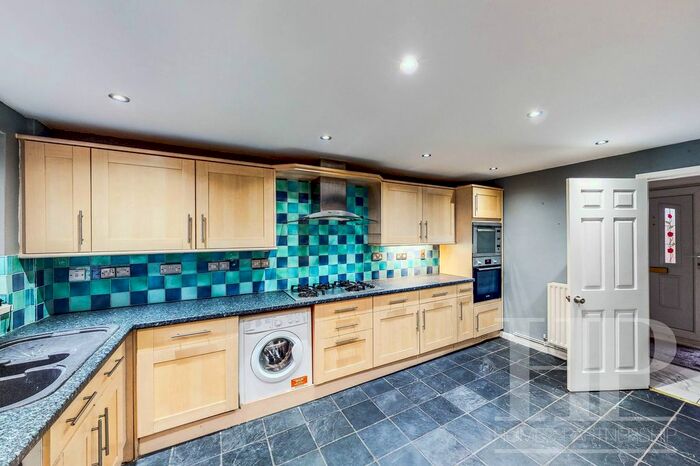 4 Bedroom Detached House To Rent In Bashford Way, Worth, RH10