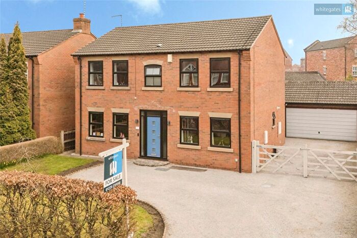 4 Bedroom Detached House For Sale In London Road, Stapeley, Nantwich, Cheshire, CW5