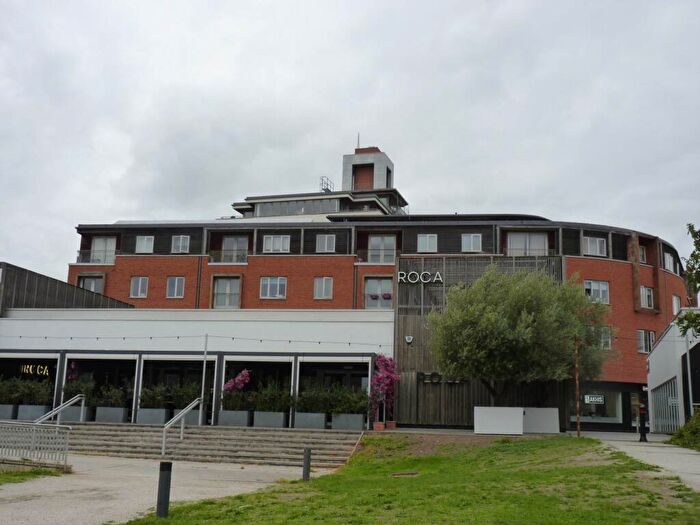 2 Bedroom Apartment For Sale In Castle Quay, Bedford, MK40