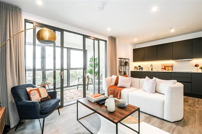 2 Bedroom Flat For Sale In Station Road, Croydon, CR0