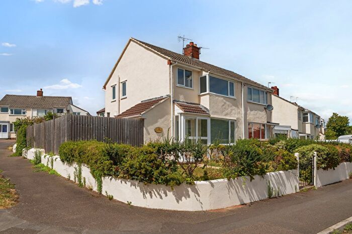 3 Bedroom Semi-Detached House For Sale In Statham Grove, Taunton, TA1