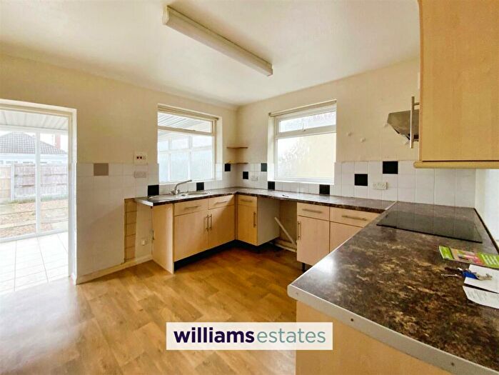 2 Bedroom Detached Bungalow For Sale In Garnett Drive, Prestatyn, LL19
