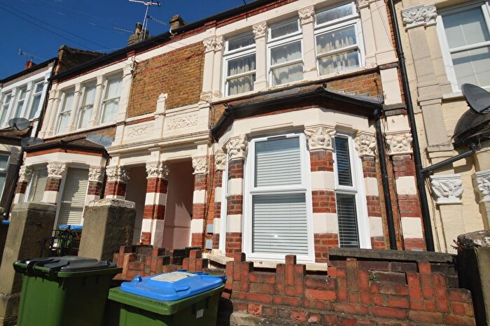 1 Bedroom Flat To Rent In Heavitree Road, London, SE18