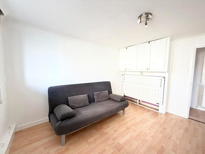 1 Bedroom Flat To Rent In Commerce Road, London, N22