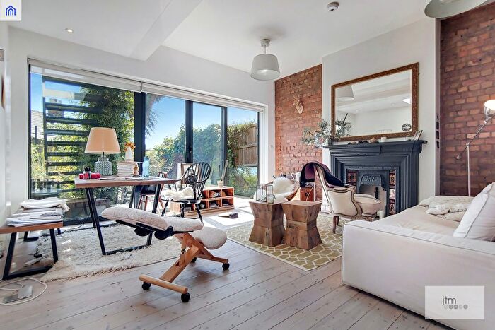 2 Bedroom Flat To Rent In Harberton Road, N19