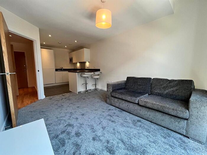 1 Bedroom Flat To Rent In Potato Wharf, Whitworth, Off Liverpool Road, M3