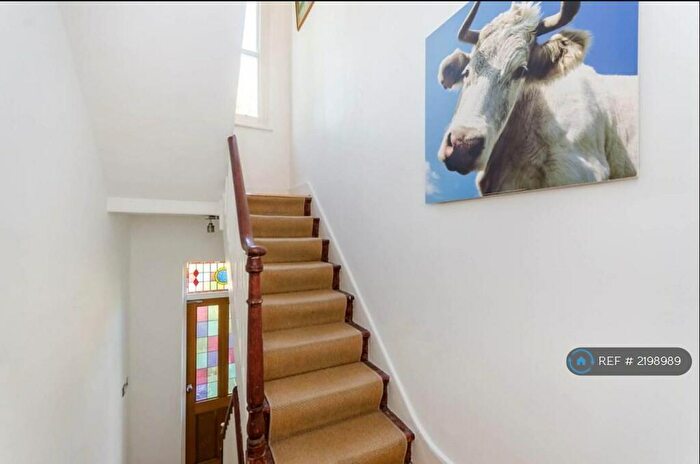 2 Bedroom Flat To Rent In Elmore Street, London, N1