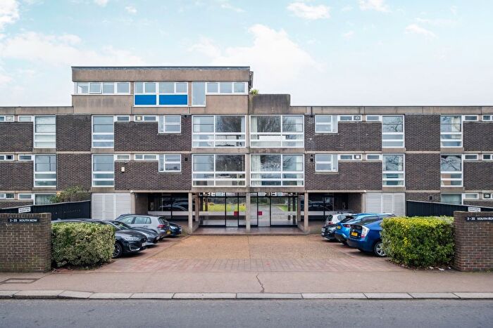 3 Bedroom Flat To Rent In South Row, London, SE3