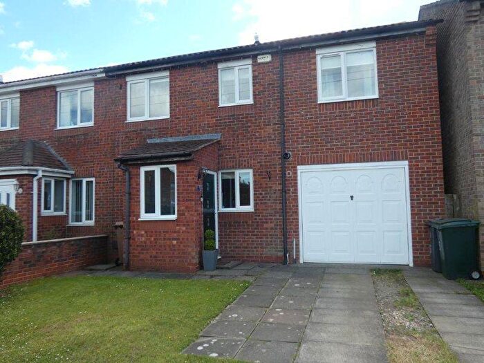 4 Bedroom Semi-Detached House For Sale In Thompson Avenue, Camperdown, Newcastle Upon Tyne, NE12