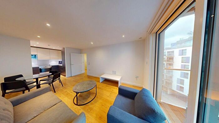 2 Bedroom Apartment To Rent In Waterhouse Apartments, Saffron Central Square, Croydon, CR0