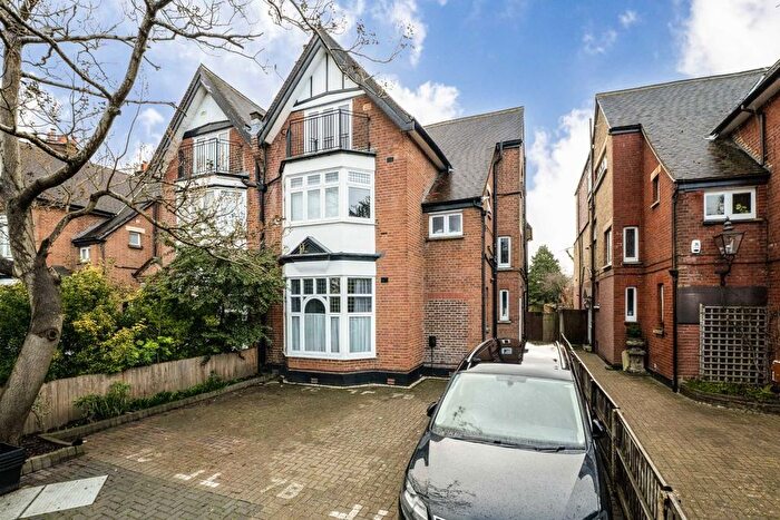 Studio For Sale In Hampton Road, Twickenham, TW2