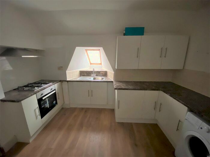 4 Bedroom Maisonette To Rent In Albany Road, Roath, Cardiff CF24