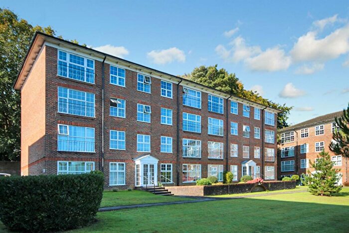 2 Bedroom Flat To Rent In Withdean Rise, Brighton, BN1