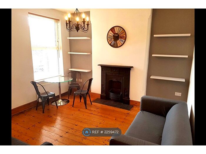 5 Bedroom Semi-Detached House To Rent In Colwick Road, Nottingham, NG2