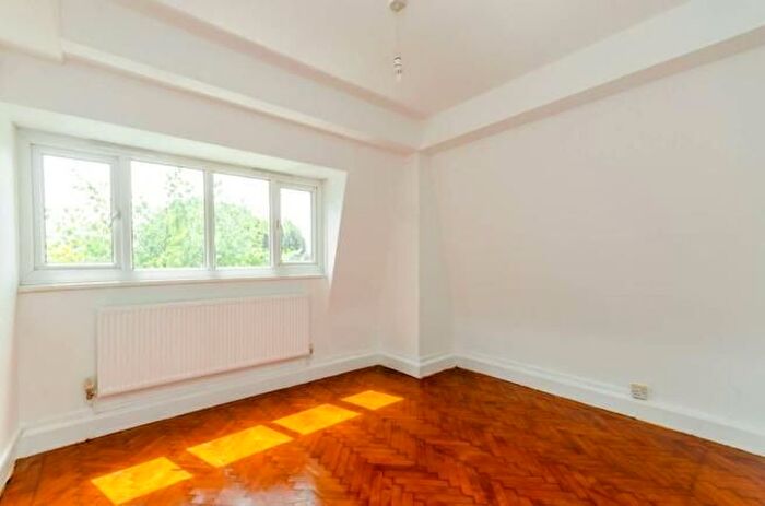 4 Bedroom Flat To Rent In St. John's Drive, London, SW18