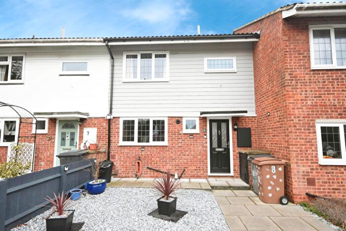 3 Bedroom Terraced House For Sale In Wellington Close, Chelmsford, CM1