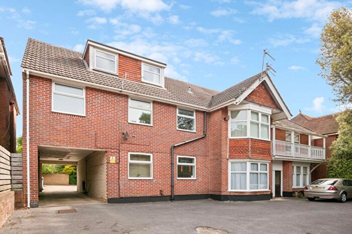 2 Bedroom Apartment For Sale In Ashley Road, Poole, BH14
