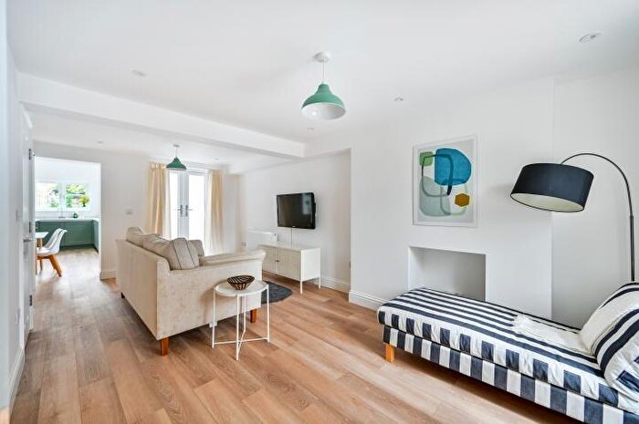 3 Bedroom Semi Detached House For Sale In Cleveland Road, New Malden, Surrey, KT3