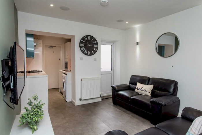 4 Bedroom House To Rent In Darnley Street, ST4