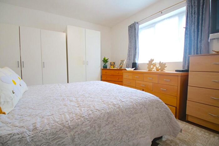 5 Bedroom House To Rent In Bevan Avenue, Barking, IG11