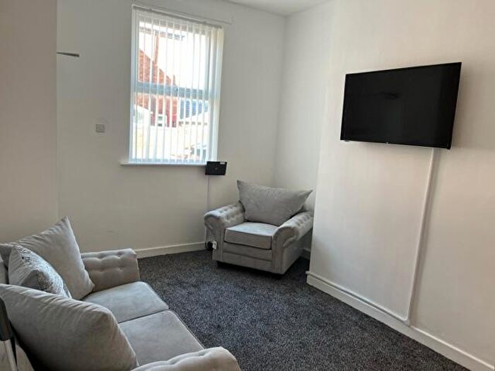 6 Bedroom Flat To Rent In Hardacre Street, Ormskirk, L39