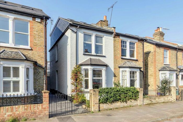 3 Bedroom Semi-Detached House To Rent In Clifton Road, Kingston Upon Thames, KT2