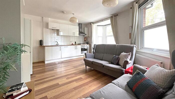 4 Bedroom Flat To Rent In Ramsay House, Cottage Grove, Southsea, PO5