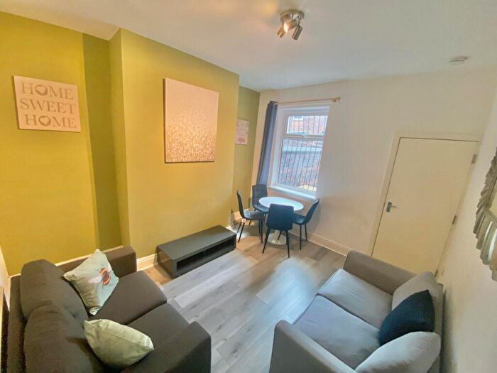 4 Bedroom House To Rent In Norfolk Street, Salford, M6