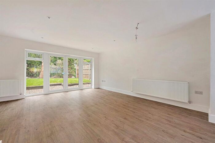 3 Bedroom End Of Terrace House For Sale In Diana Close, South Woodford, E18